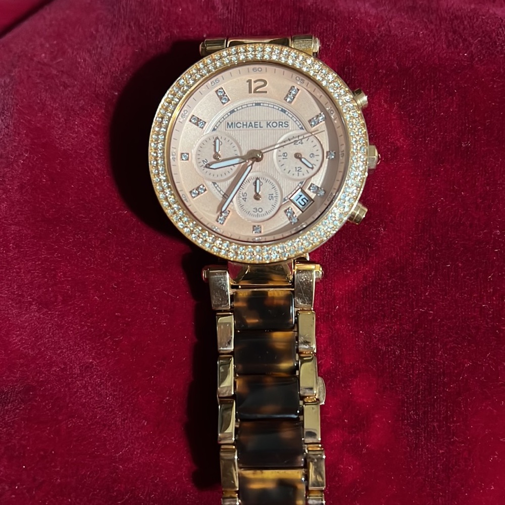 COPY - Michael Kors rose gold/tortoise watch - Picture 4 of 7